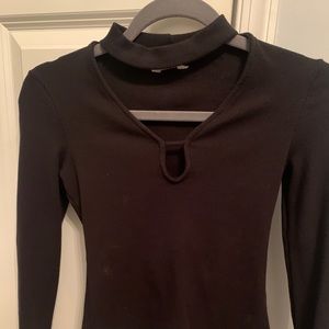 Black fitted top